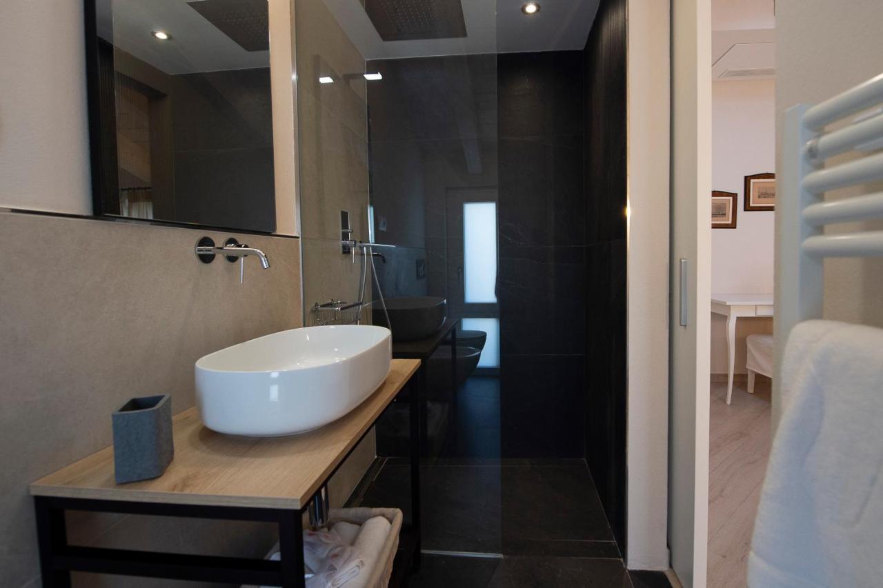 Villino Micol Camere A Due Passi Dal Mare Marina Di Carrara Exterior photo