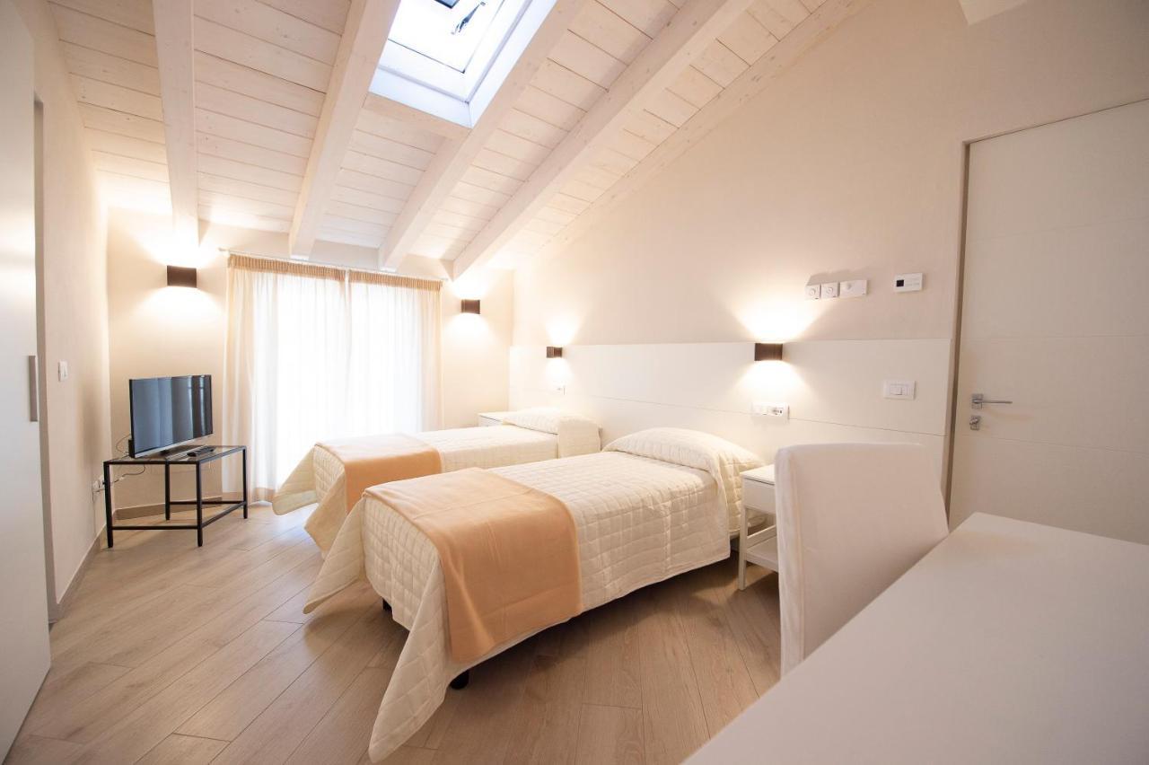 Villino Micol Camere A Due Passi Dal Mare Marina Di Carrara Exterior photo
