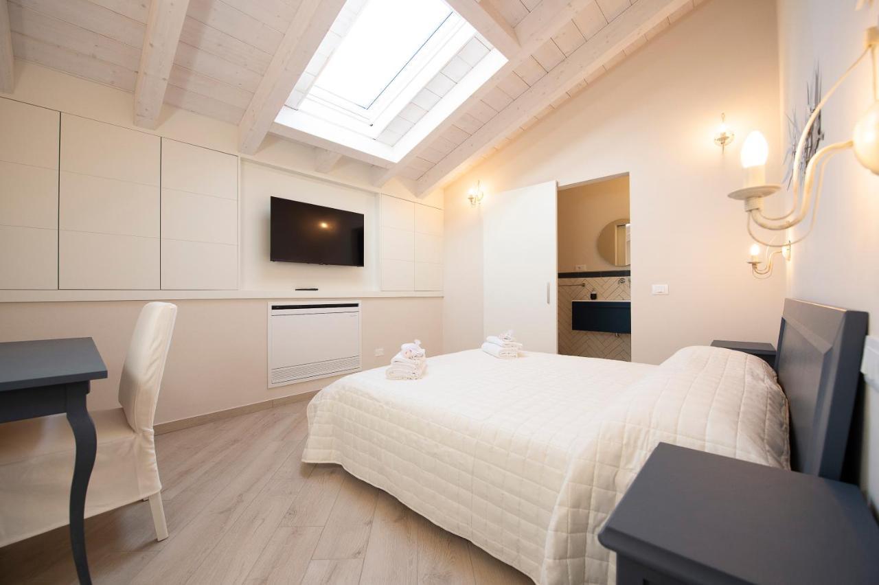 Villino Micol Camere A Due Passi Dal Mare Marina Di Carrara Exterior photo