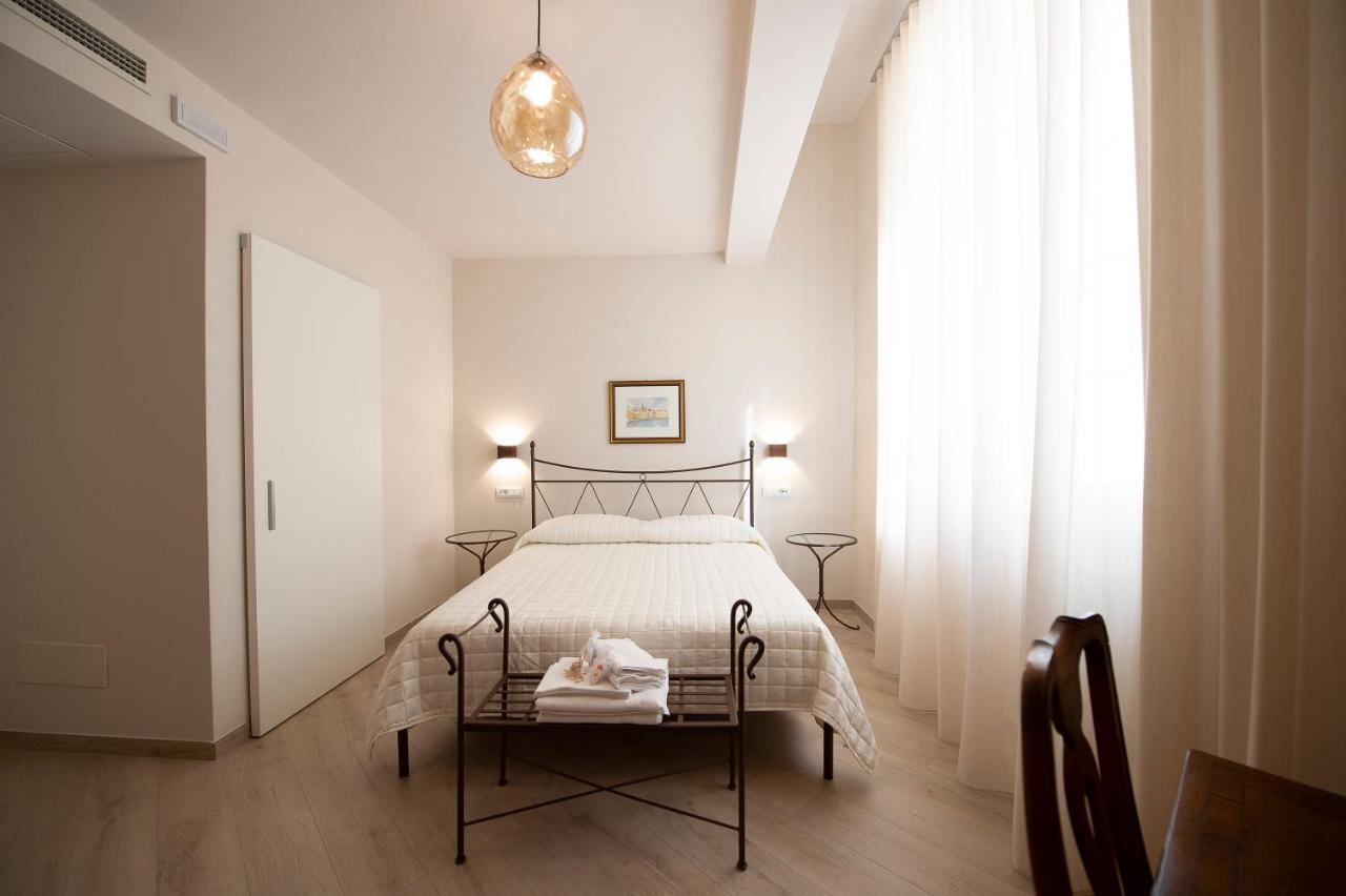 Villino Micol Camere A Due Passi Dal Mare Marina Di Carrara Exterior photo