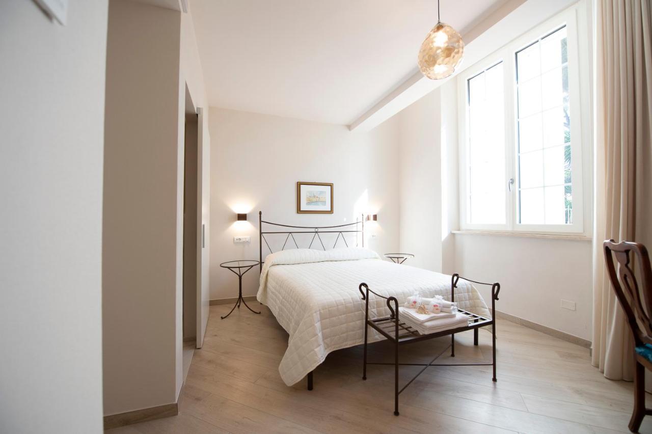 Villino Micol Camere A Due Passi Dal Mare Marina Di Carrara Exterior photo
